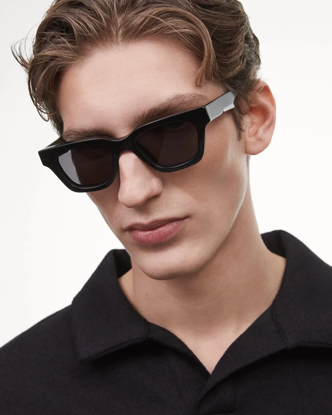 011 BLACK SUNGLASSES