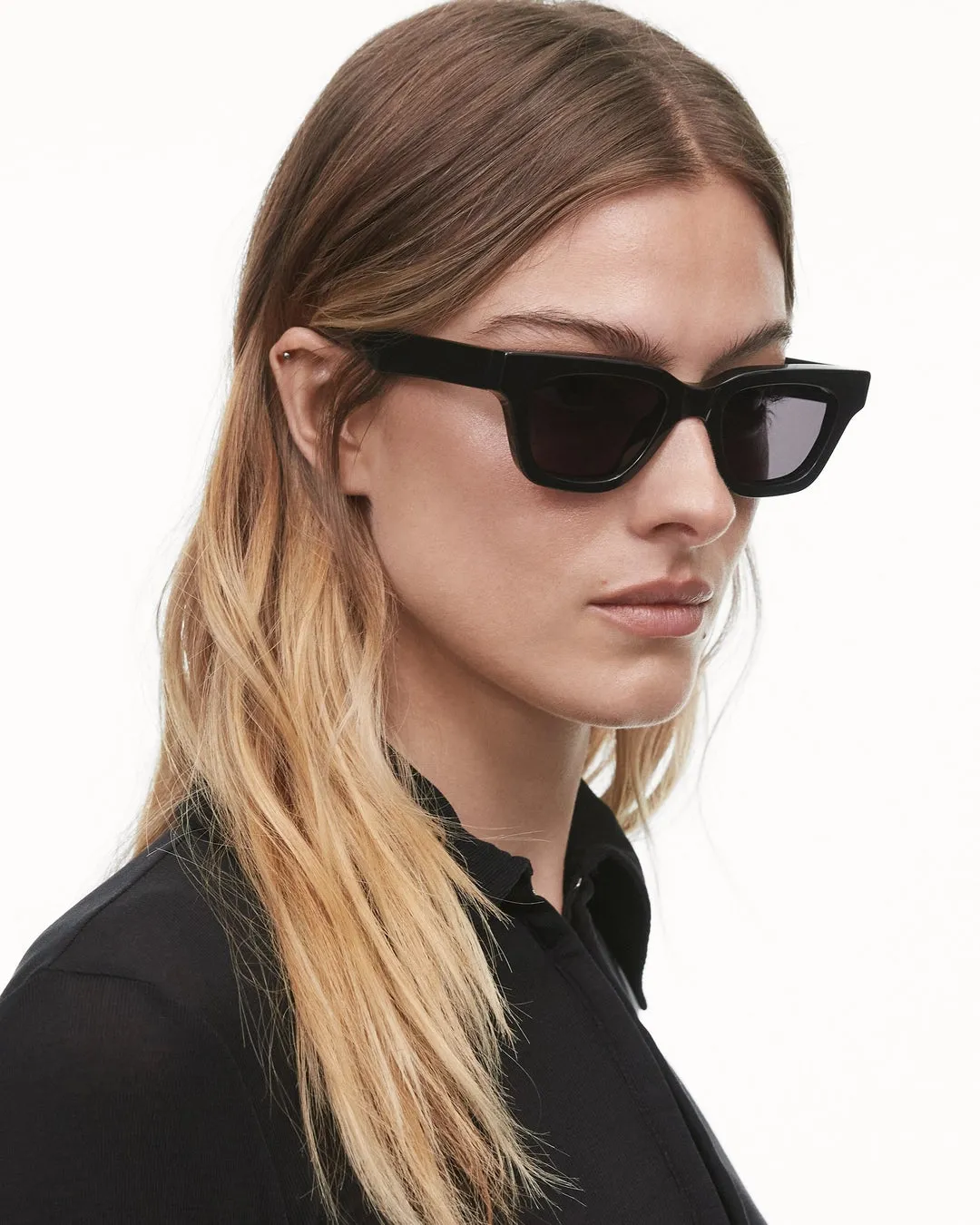 011 BLACK SUNGLASSES