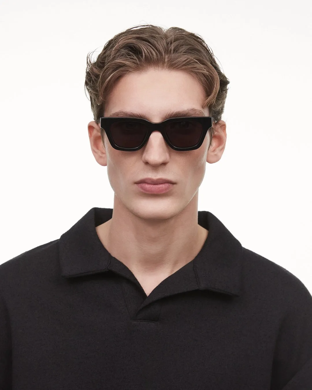 011 BLACK SUNGLASSES